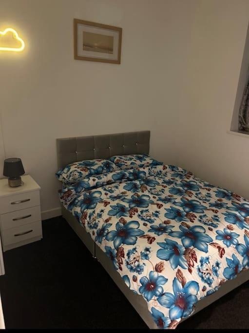 Apartamento Modern 2-Bed Flat In Salford Mánchester Exterior foto