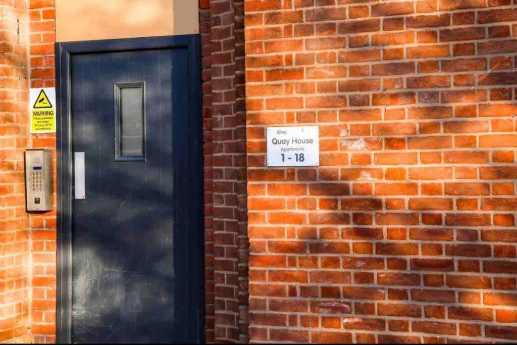 Apartamento Modern 2-Bed Flat In Salford Mánchester Exterior foto